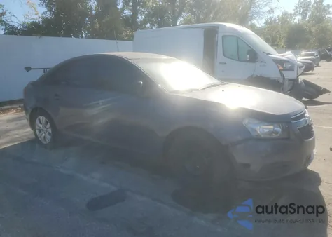 2014 Chevrolet Cruze Ls z USA, uszkodzony, nr VIN 1G1PA5SHXE7226355